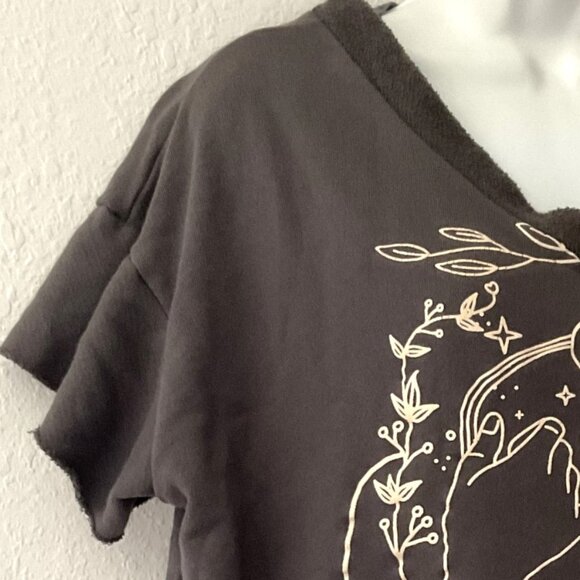 THREE BIRD NEST FORAL LOVE TOP - Picture 5 of 12